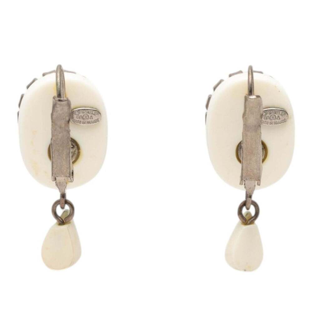 CHANEL Authentic White Earrings - Picture 2 of 4